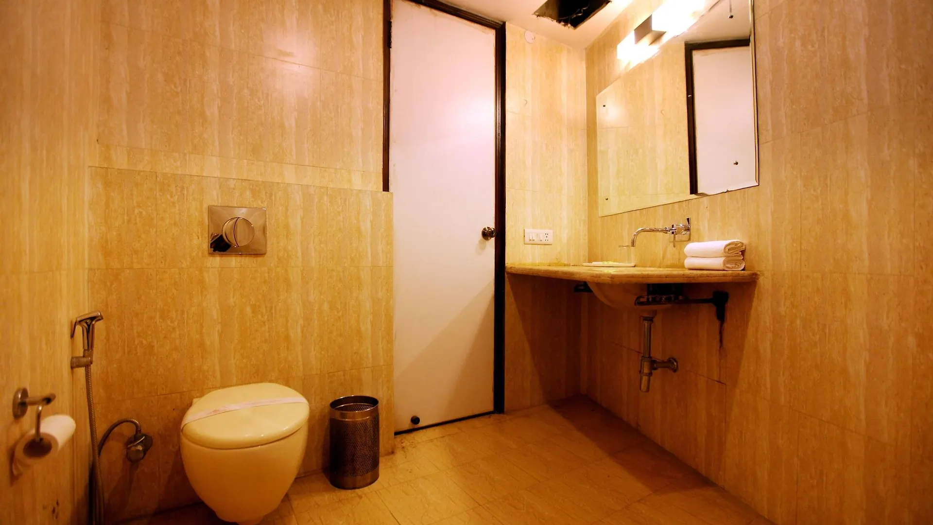 Hotel The Class, Delhi Airport New Delhi