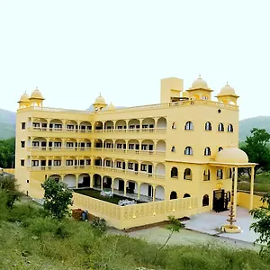 *** Hotel Treehouse Atulya Niwas India